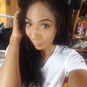 Meet your Posher, Adrienne